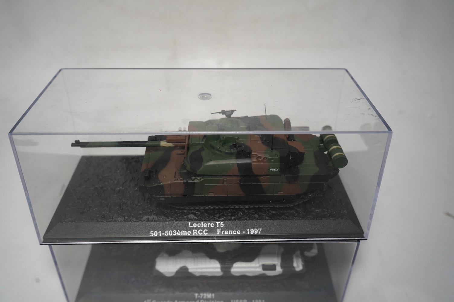 Thirty-two DeAgostini magazine issue model military tanks from ‘The Combat Tanks Collection’ series, all models appear to be of tanks built after 1960 and are presented in their plastic display boxes, together with the r